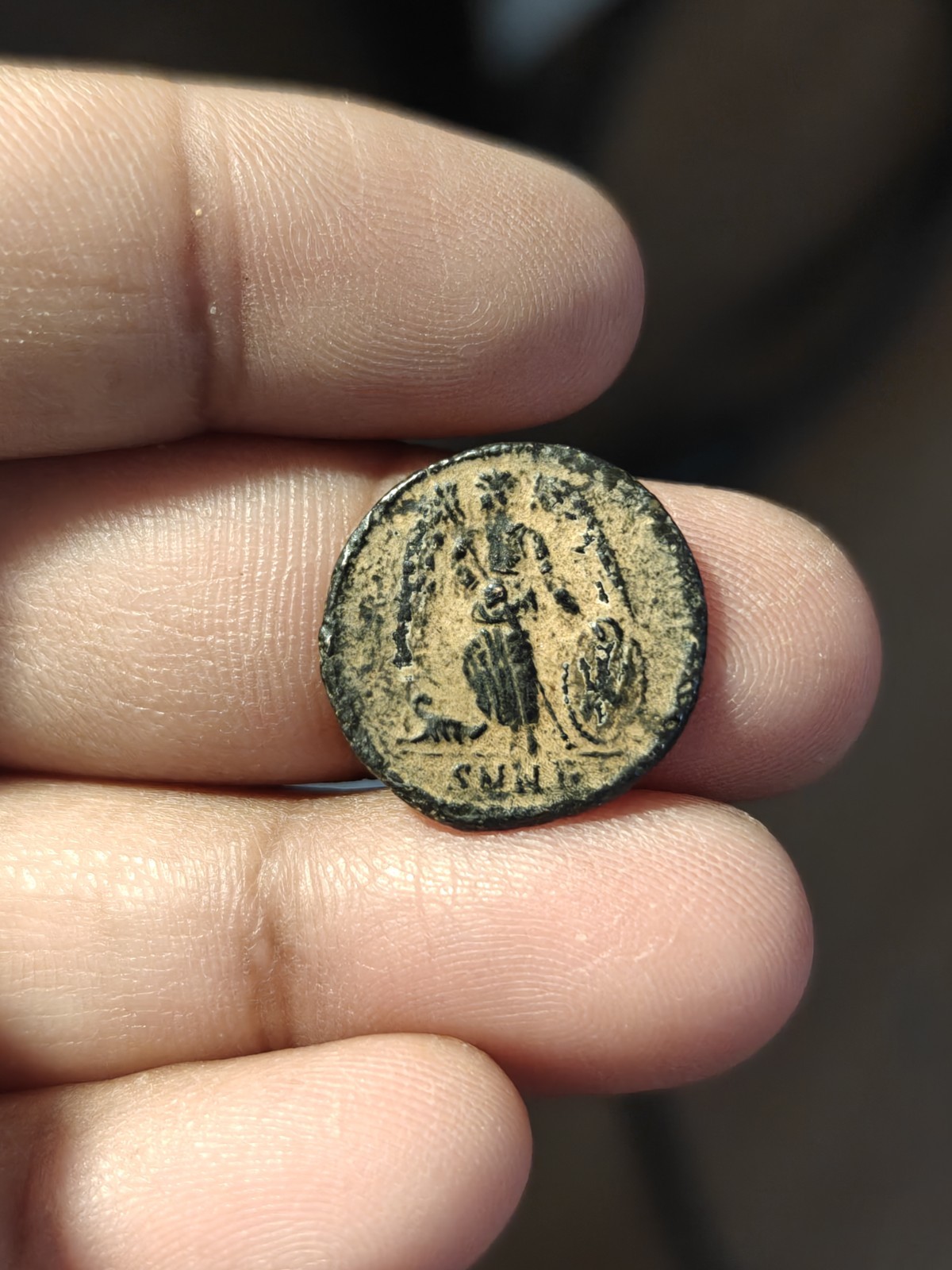 Constantine I Commemorative series, c. 330-354. Æ Nike SHANI Helmeted Roman Coin