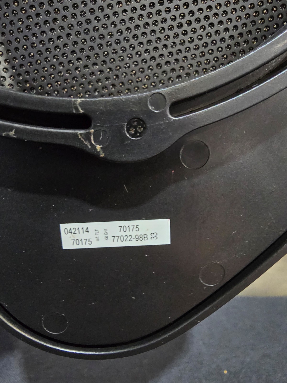 New Harley Davidson Speaker Grille Kit Left 77022-98B