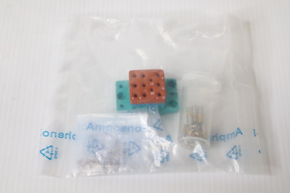 Amphenol M12883/48-01 Relay Socket (2 Available)