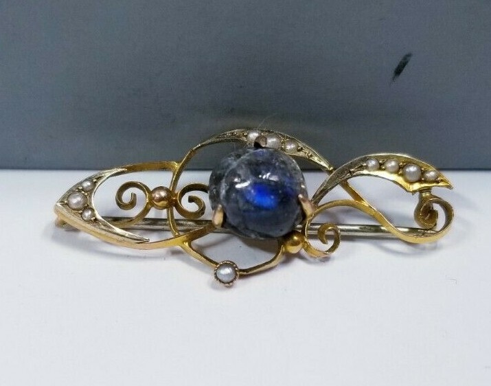 EATON'S VINTAGE BROOCH
