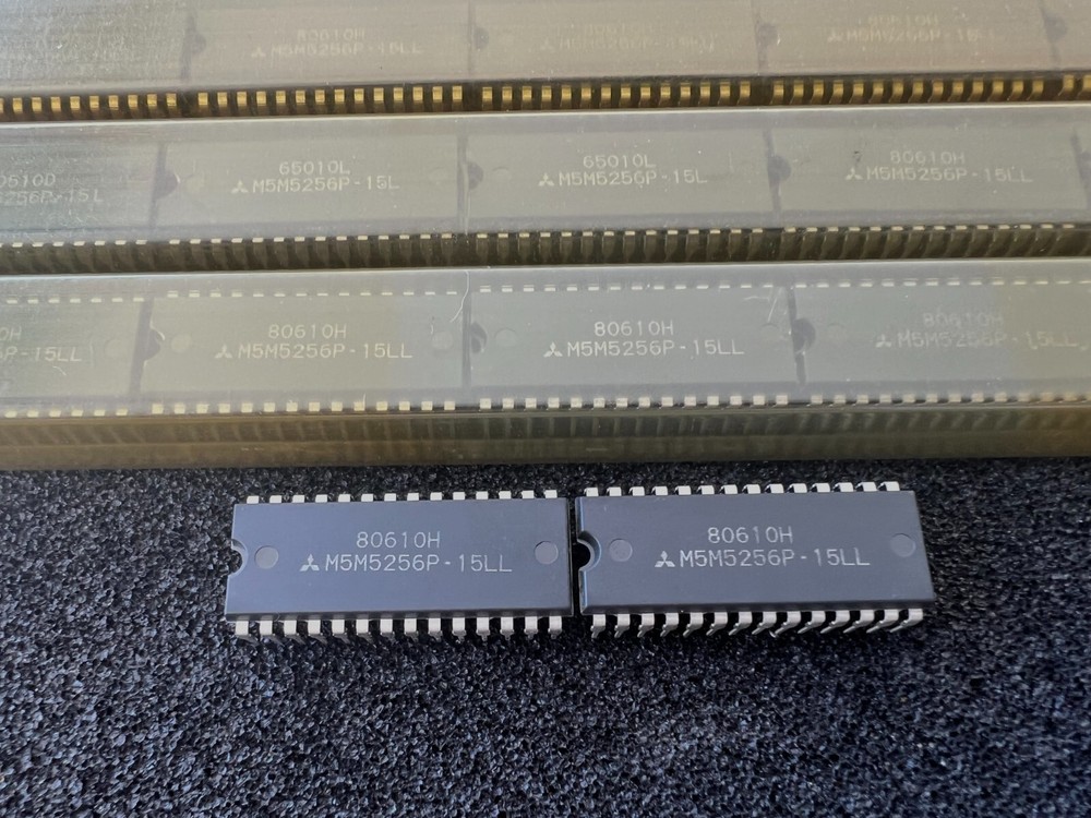 M5M5256P-15LL