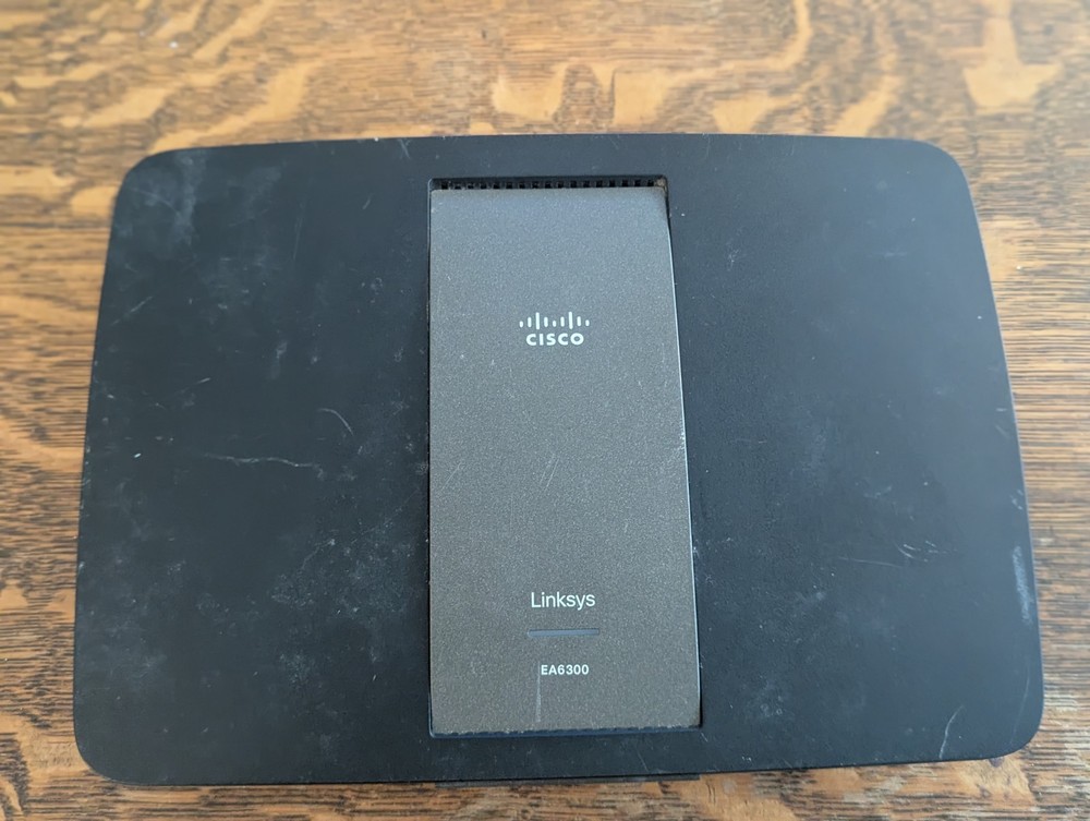Lynksys Router Cisco Model EA6300V1