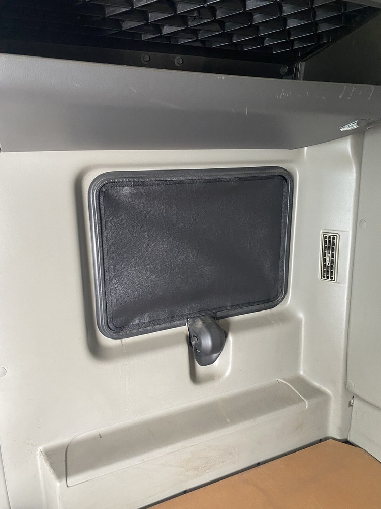 INTERNATIONAL LT Prostar Curtains Covers SLEEPER WINDOW CURTAINS.