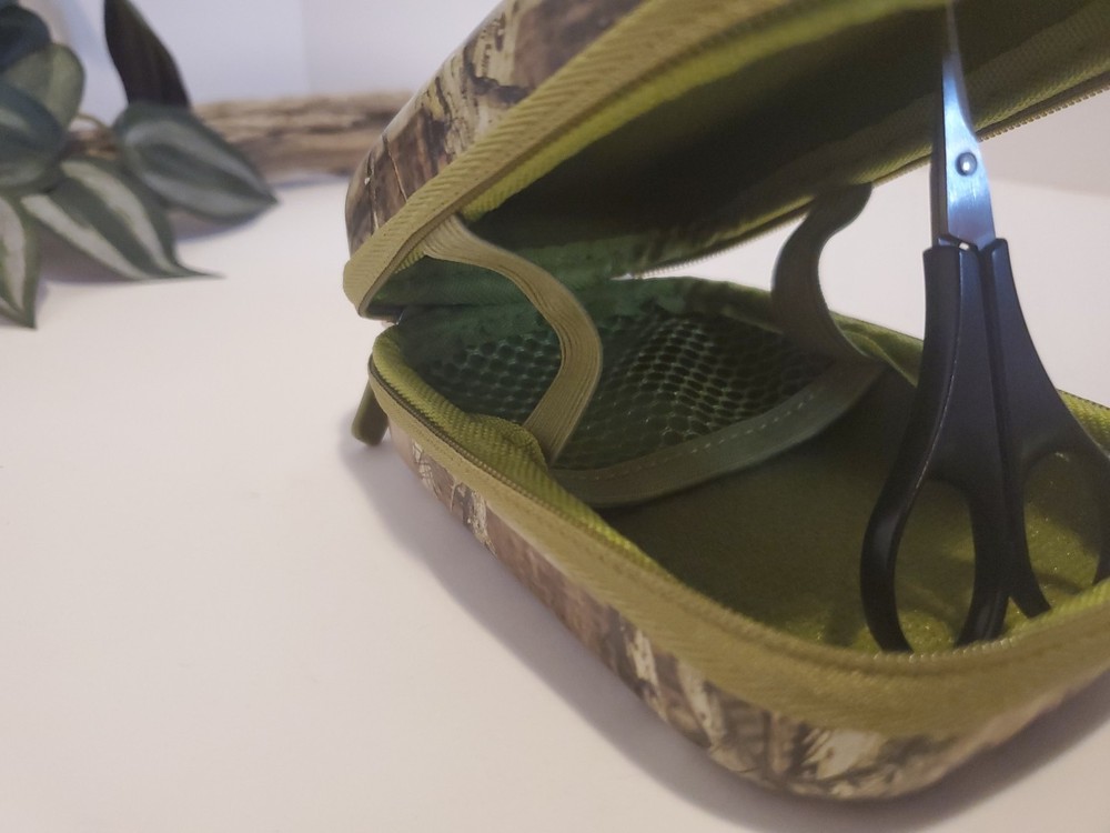 Small MacBeth Camo Hard Cover Zip Up Wallet or Camera Case w Mesh Insert