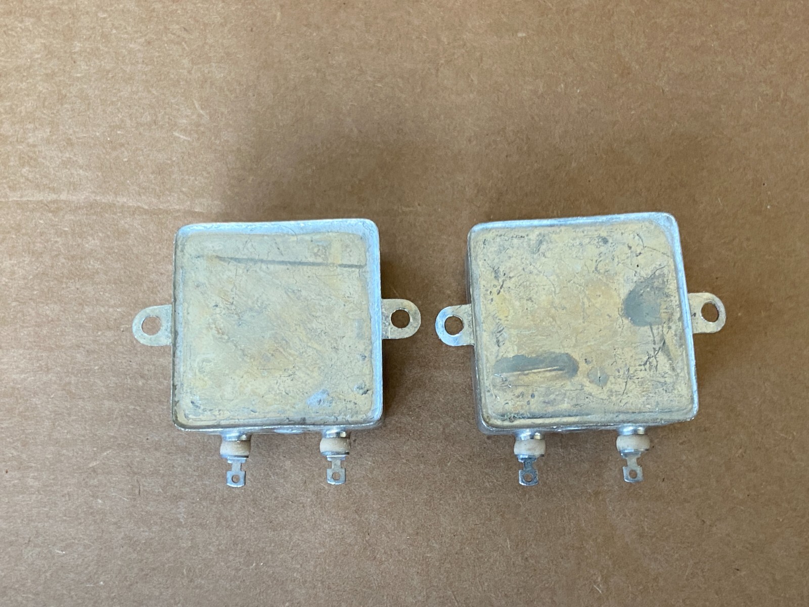 NOS PAIR Aerovox 4 uf 600v Bathtub Oil Capacitors TEST GOOD Vintage 1960s (Qty)