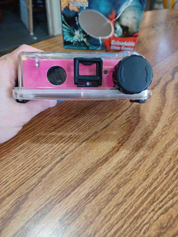UNDER WATER 35MM FLASH CAMERA Reloadable "CAPTURE THE SEA"
