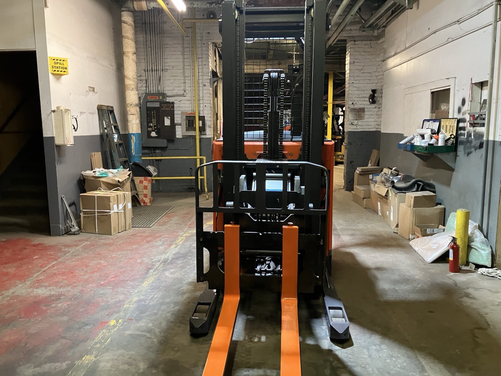 2019 Toyota 3500 LB Reach Forklift 211 Max Lift Model # 9BRU18