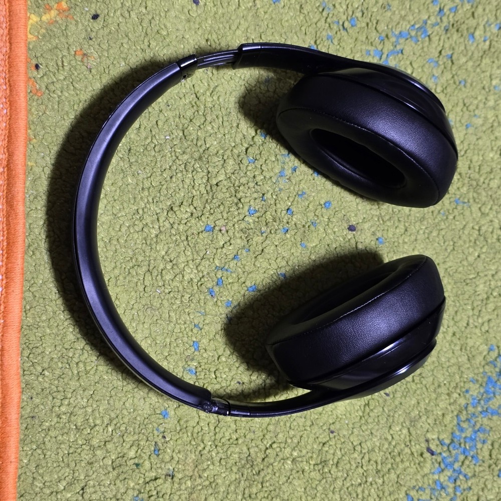 Wireless Noise-Canceling Beats Studio3 Bluetooth Headphones - READ