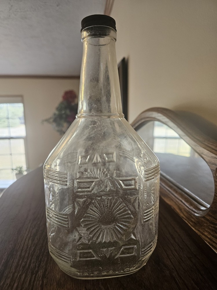 Manischewitz Monarch Half Gallon Wine Bottle Decanter Monarch 3088