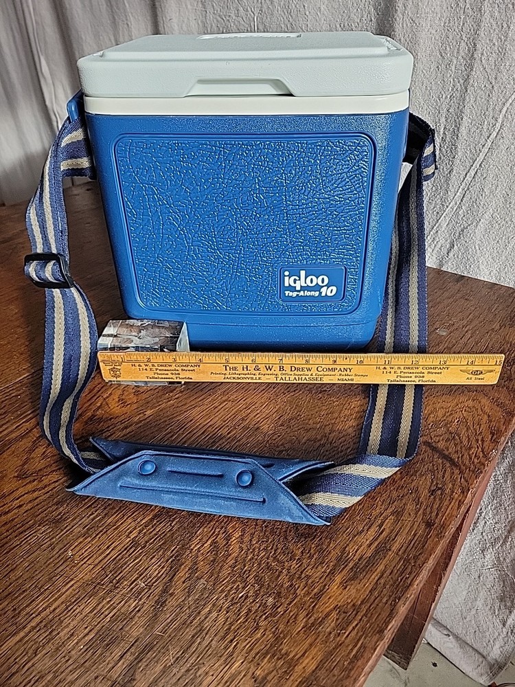 Igloo Tag-Along 10 Shoulder Strap Cooler