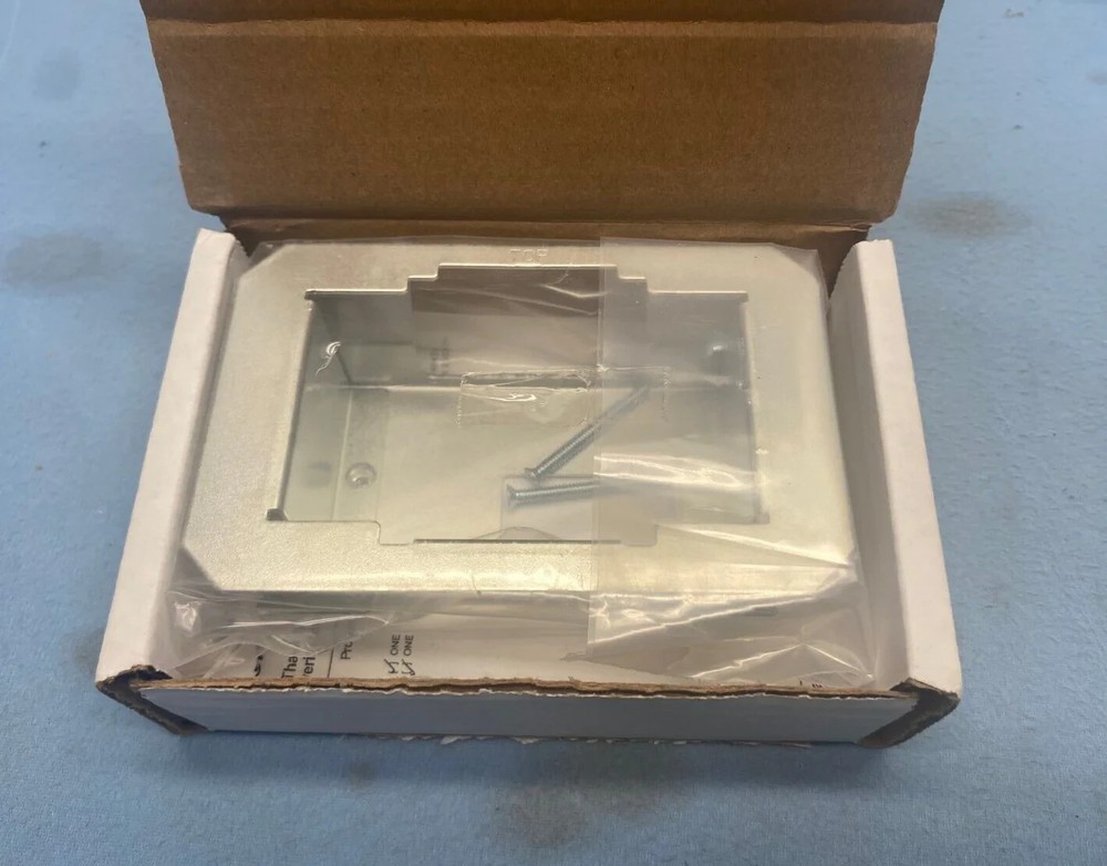 Crestron TSW-UMB (6506912) Universal Mounting Bracket