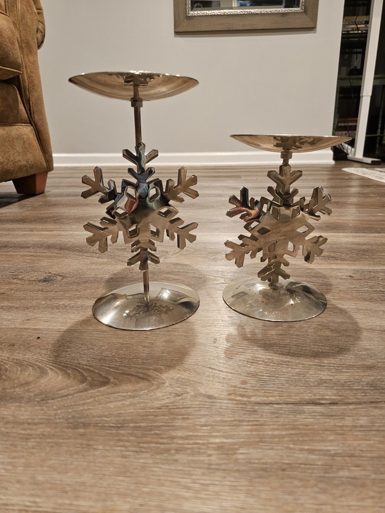Silver Decortive Snowflake Candle Holders