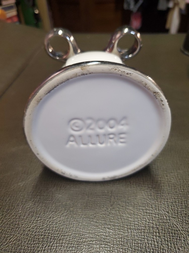 Allure Toothbrush Holder