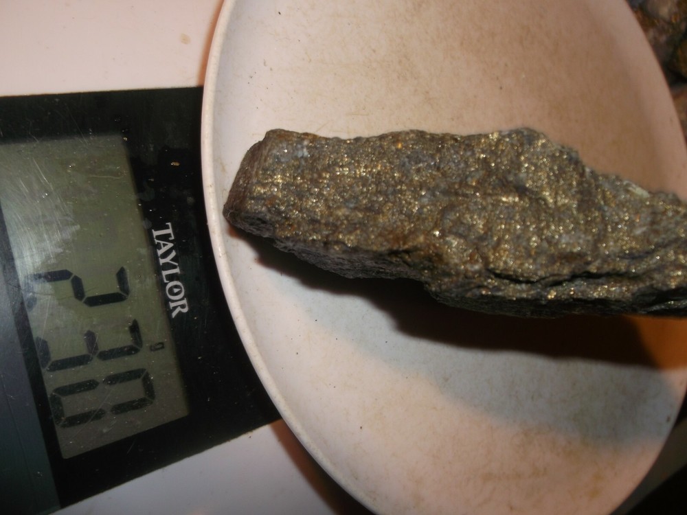Gold, silver, copper, 230 grams samples ,ore high grade .