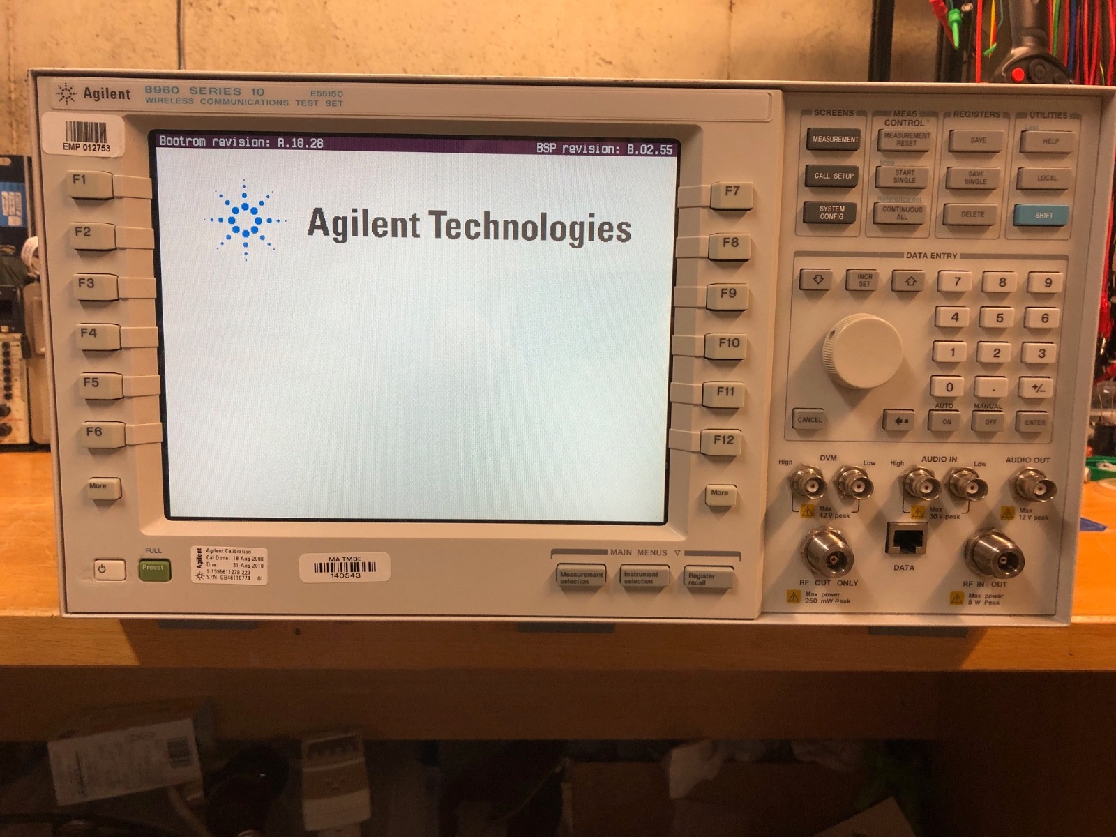 Agilent 8960 Series 10 E5515C Wireless Communications Test Set, Powers up