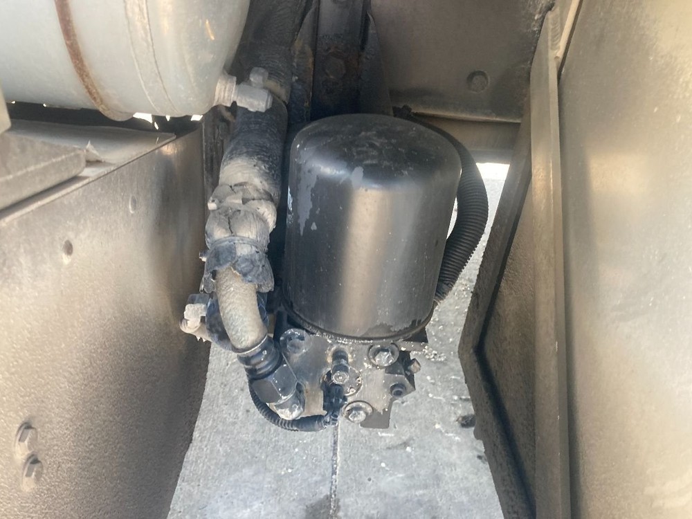 Bendix 5008415 Air Dryer - Used