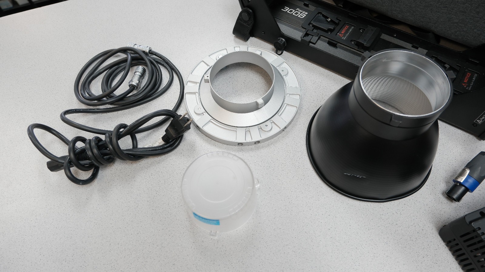 Nanlite Forza 300B LED Bi Color Monolight Kit With Carrying Case KIT FREE SHIP!