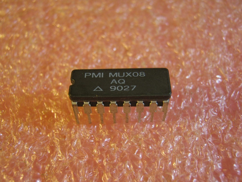 MUX08AQ NOS