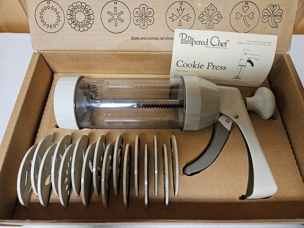 The Pampered Chef 1525 Cookie Press with 16 Discs - White