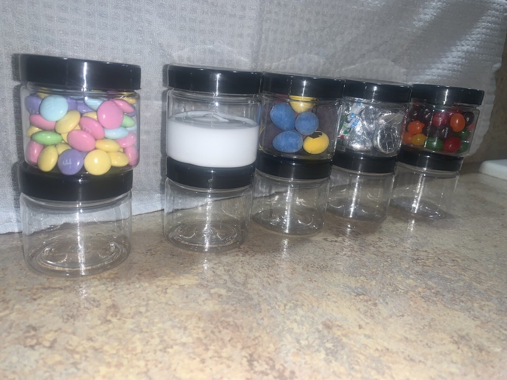 1000- 4oz plastic jars with lined lids