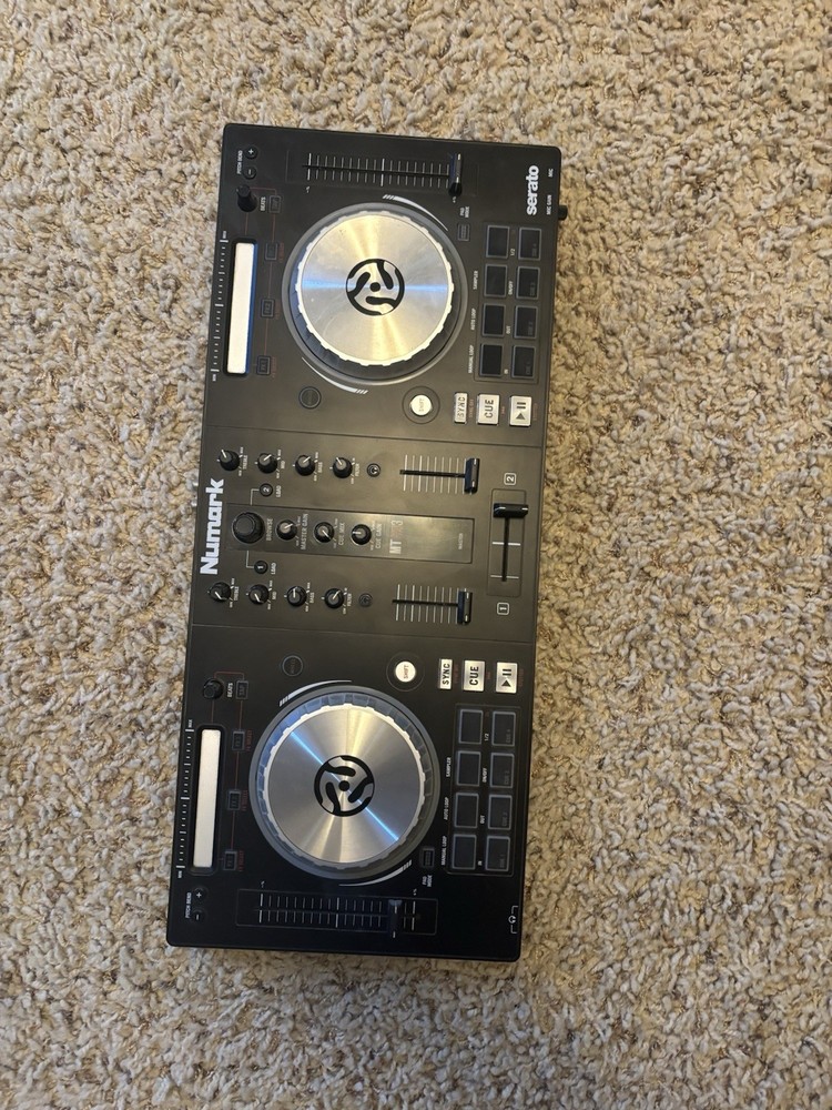 Numark Mixtrack DJ Controller Serato, Pitch Control, USB, Filter, Loop/Sampler