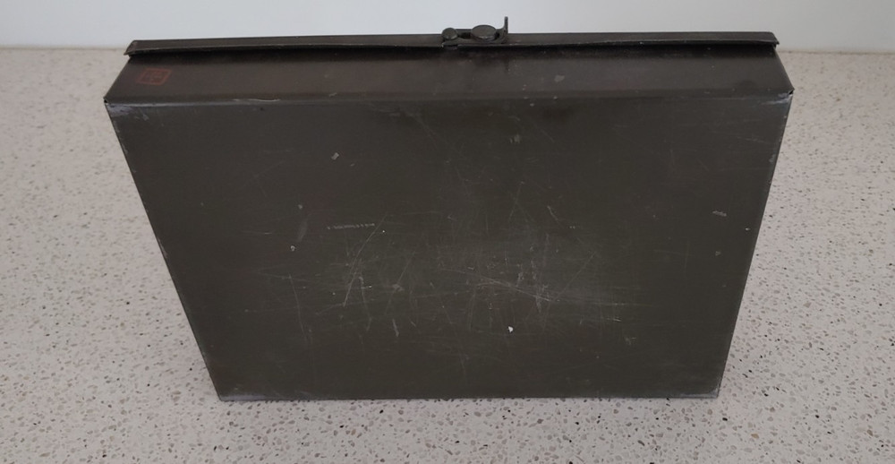 WWII US Army BX-40 Signal Corps Metal Box with clasp Empty