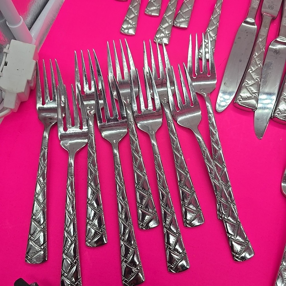Pfaltzgraff Flatware Cranbrook READ!
