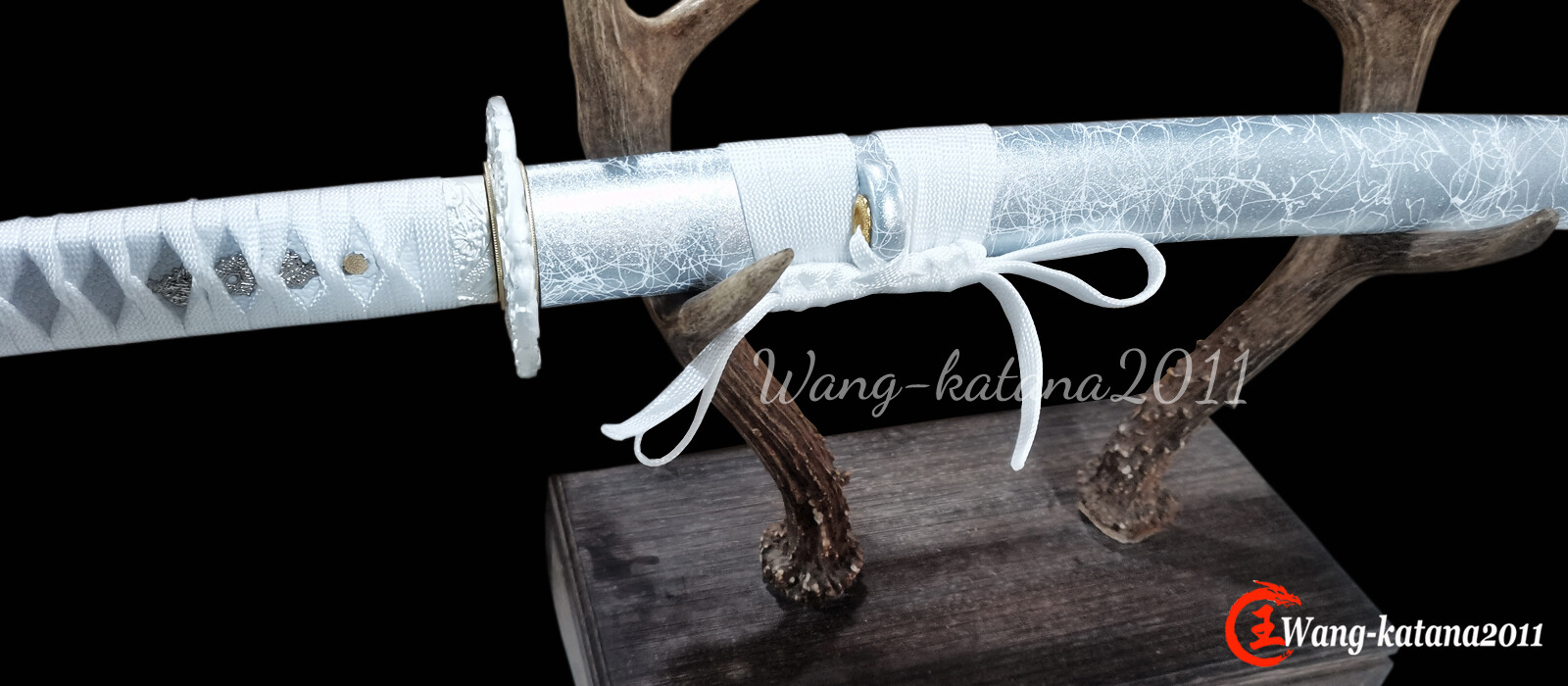 Elegant Silver Dragon Katana Clay Tempered T10 Japanese Samurai Functional Sword