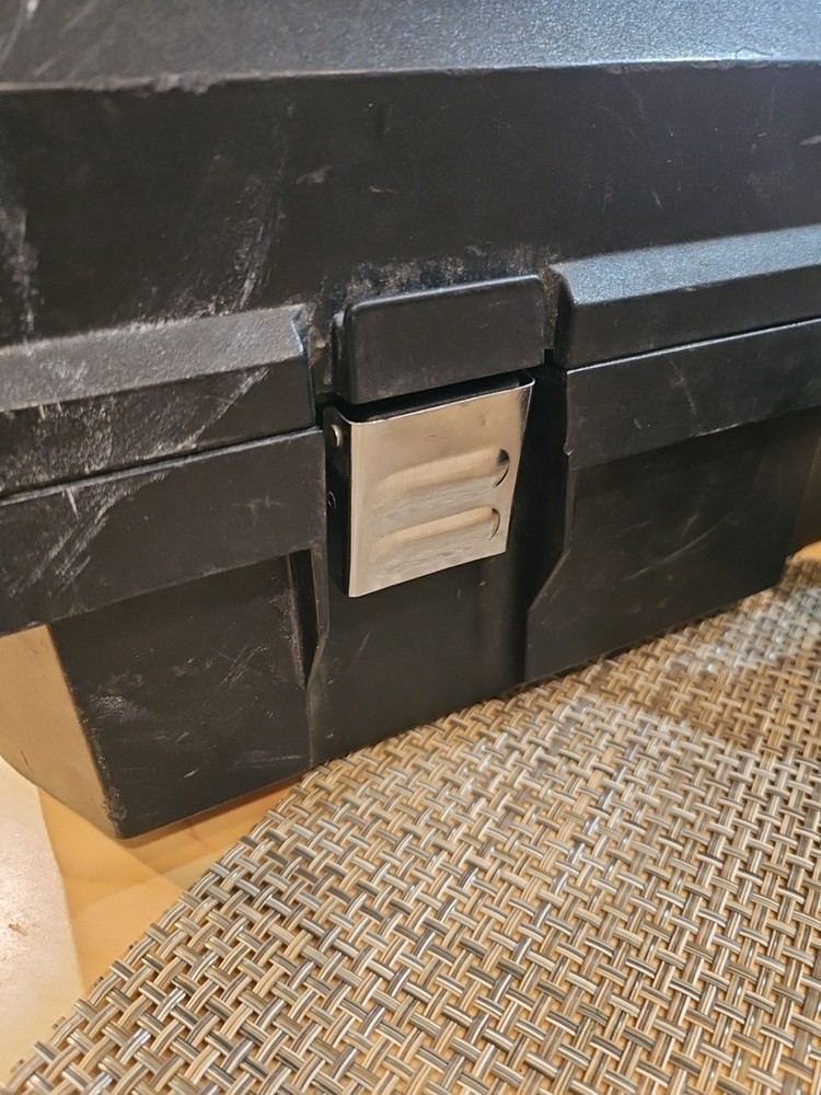 24" Handle DEWALT EMPTY CASE FOR TOOL Heavy Duty Hard Plastic Container Lockable