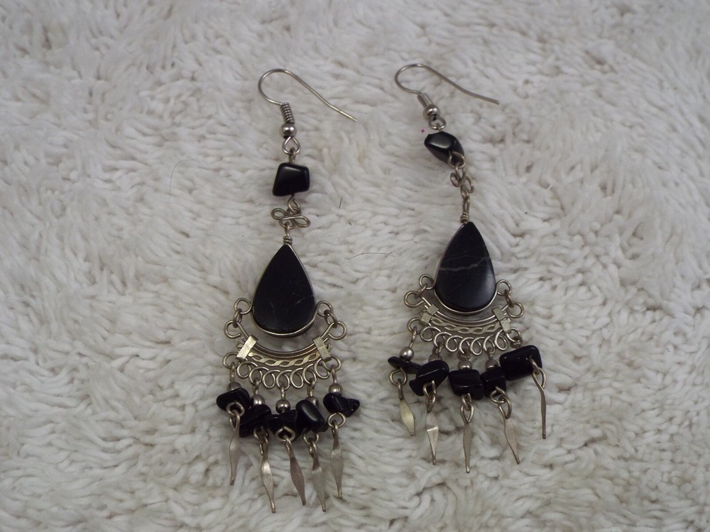 Silvertone Black Agate Stone Pierced Earrings (D19)