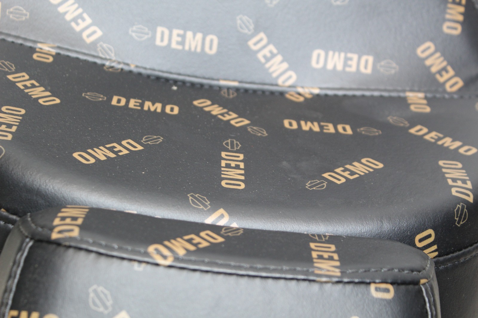 18-26 Harley Softail Two Up Low Rider Reach Seat OEM DEMO