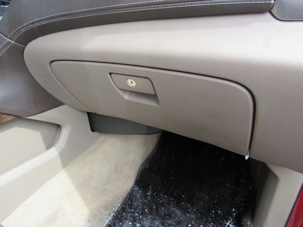 TAHOE     2015 Glove Box 1034103