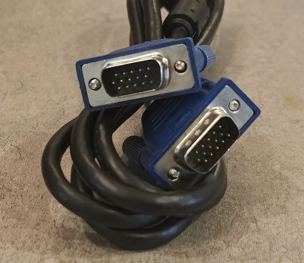 Dell 50.7E908.041 VGA Cable, 6 ft. Long