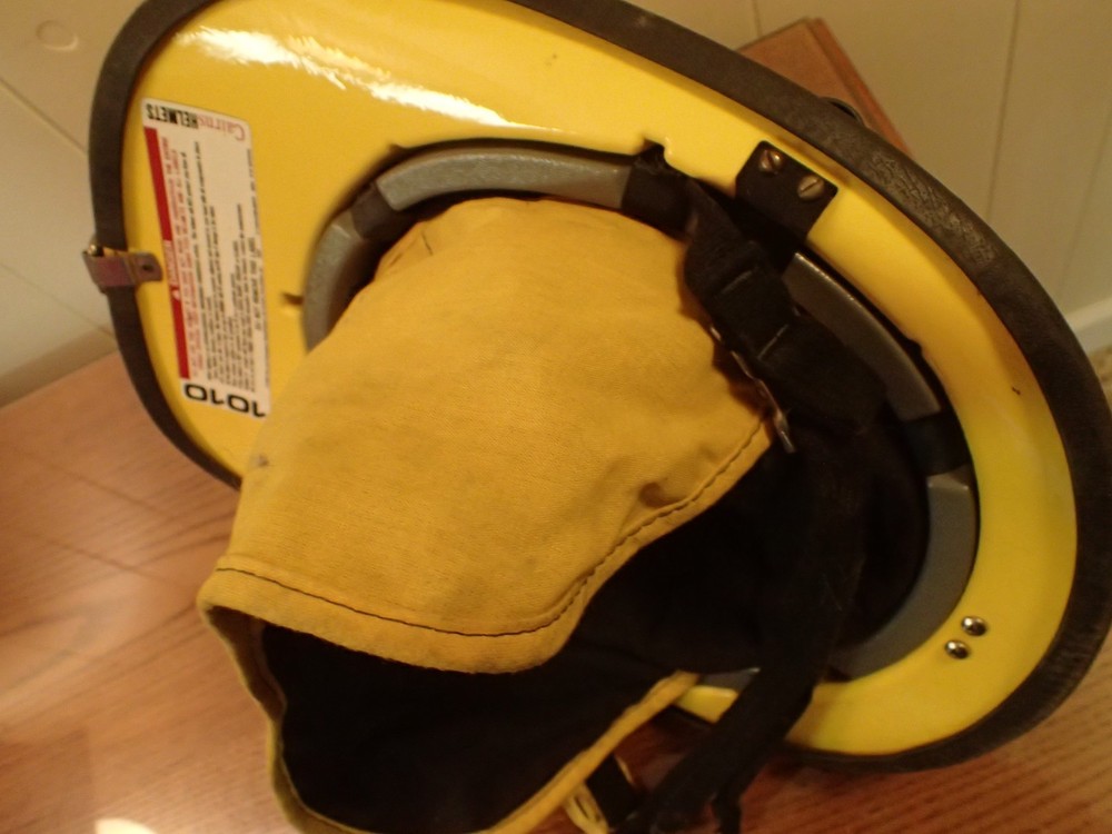 Cairns Authentic 1010 Fire Helmet Firefighter Neck Shield