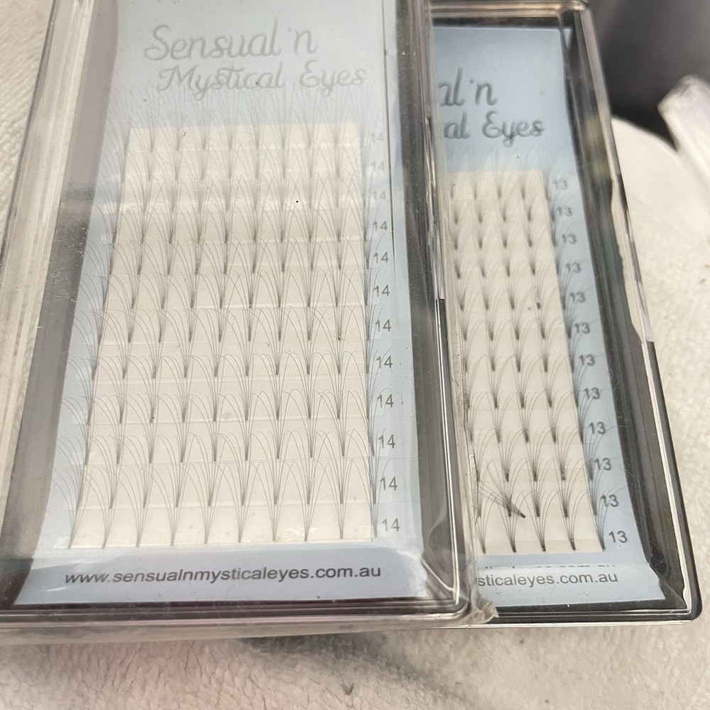 eyelashes extension