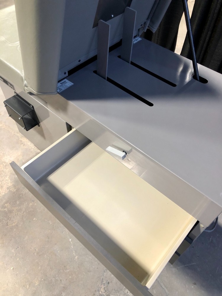 Midmark Ritter 104 Barrier Free Examination Table