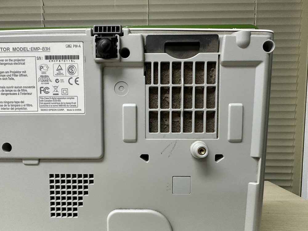 Epson EMP-83H Projector 1791 Lamp hours used Tested and Working needs filter