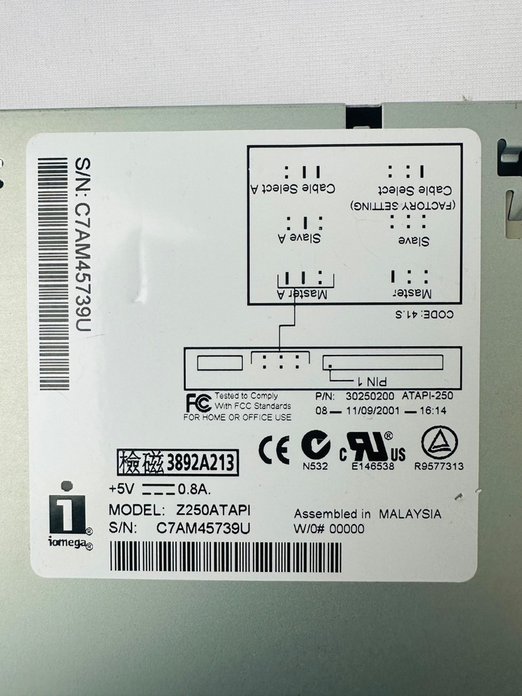 Iomega Z250ATAPI 30250200 ATAPI-250 Zip Drive