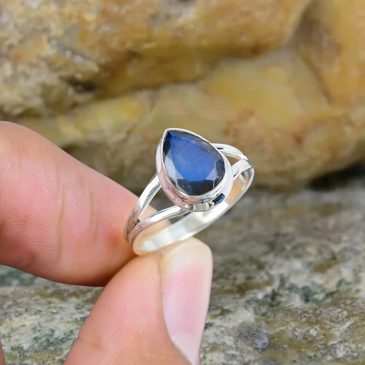 Solid 925 Sterling Silver Natural Blue Flash Labradorite Pear Gemstone Band Ring