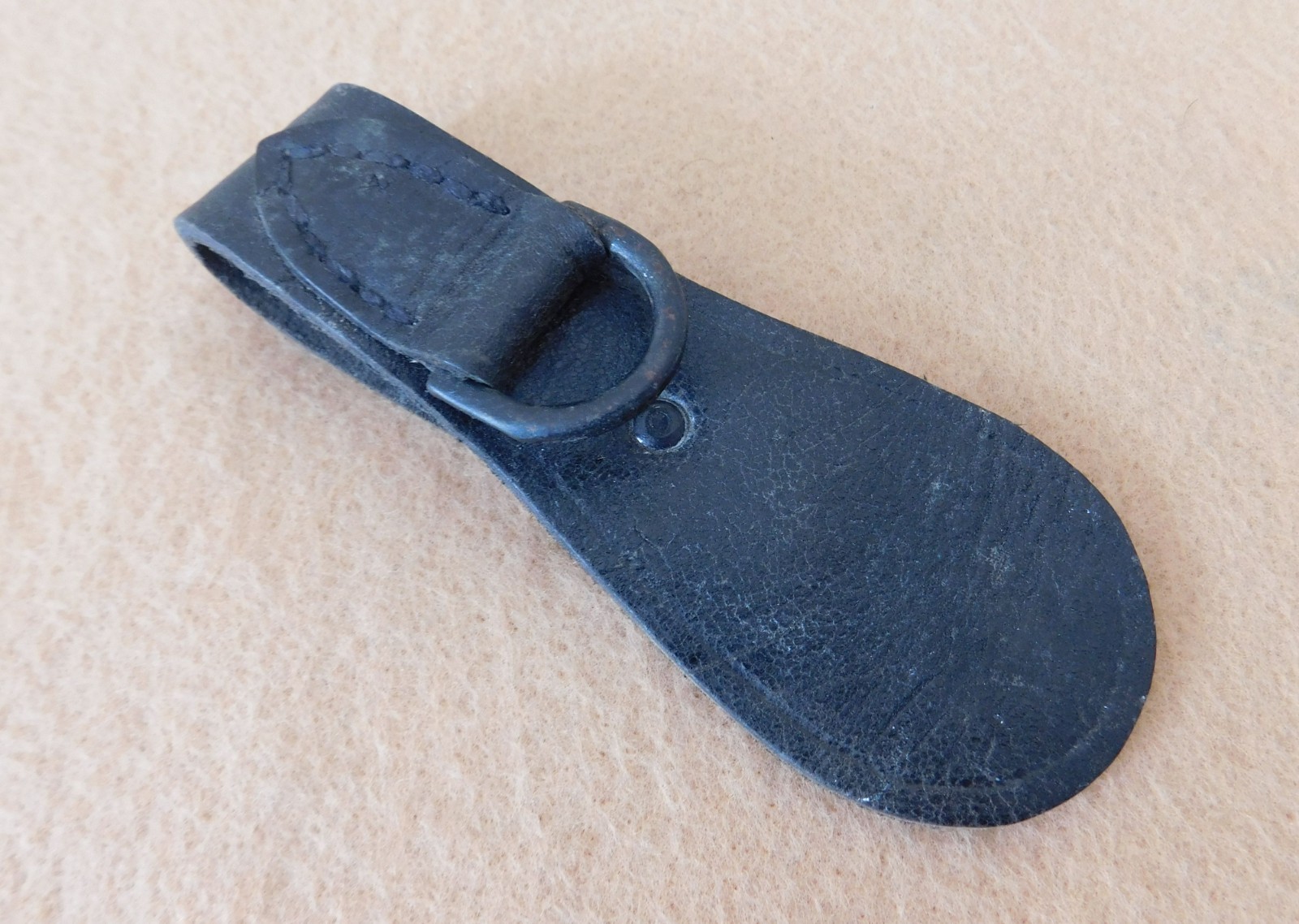 ORIGINAL WWII GERMAN LUFTWAFFE DAGGER TEAR DROP BELT HANGER