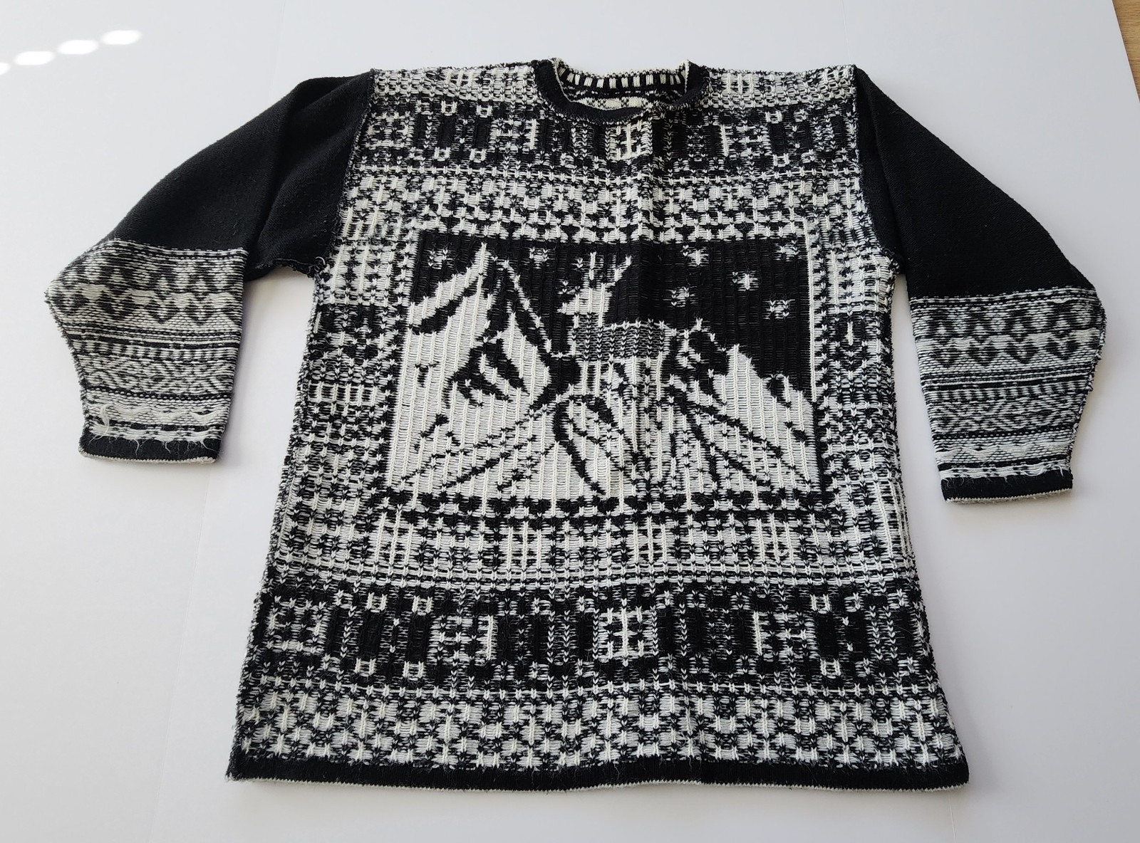 Vtg 90s SML Sport Nordic Stag Mountain Black and White Crewneck Knit Sweater - L