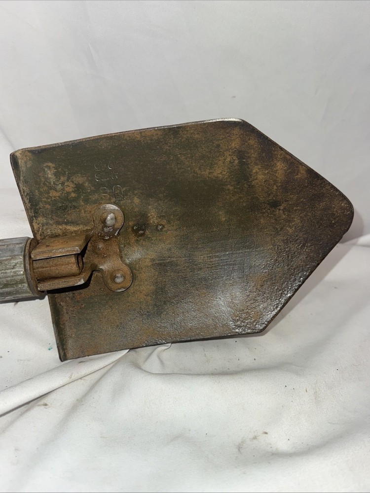 ORIGINAL WWII US ARMY M1943 COMBAT FIELD FOLDING SHOVEL-DATED 1945