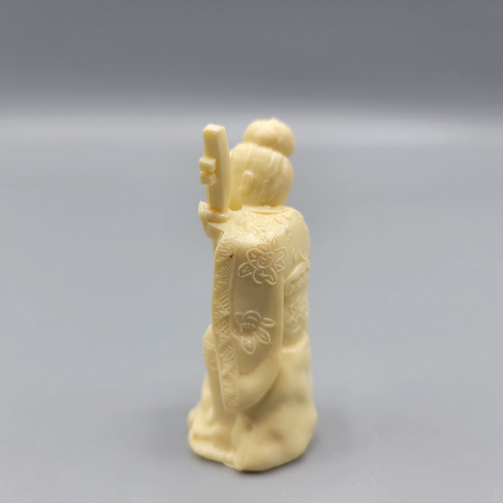 Vtg Resin Japanese Netsuke Oriental Asian Women Figurine Playing Instrument 2"