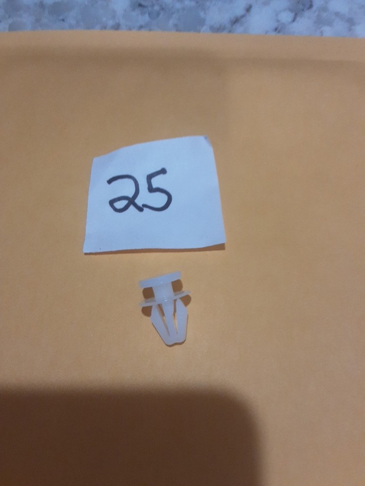 25 Rear Wheel Opening Spat Clip Fits :68499019AA Dodge Ram