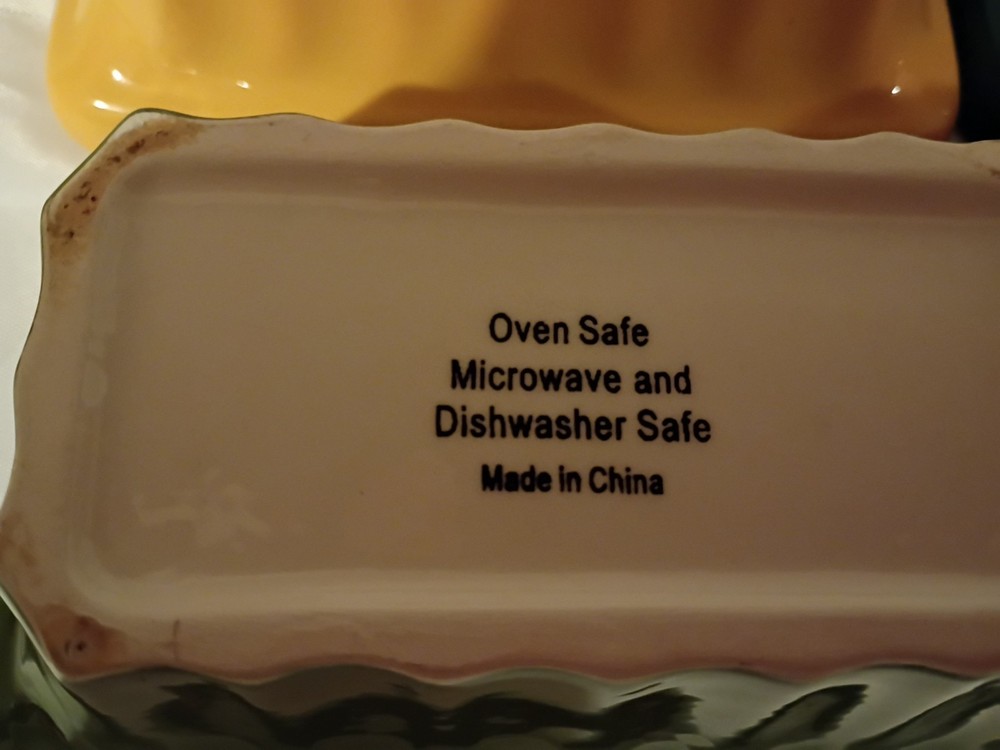 Mini Ceramic Baking Dishes, Set of 4. (259)