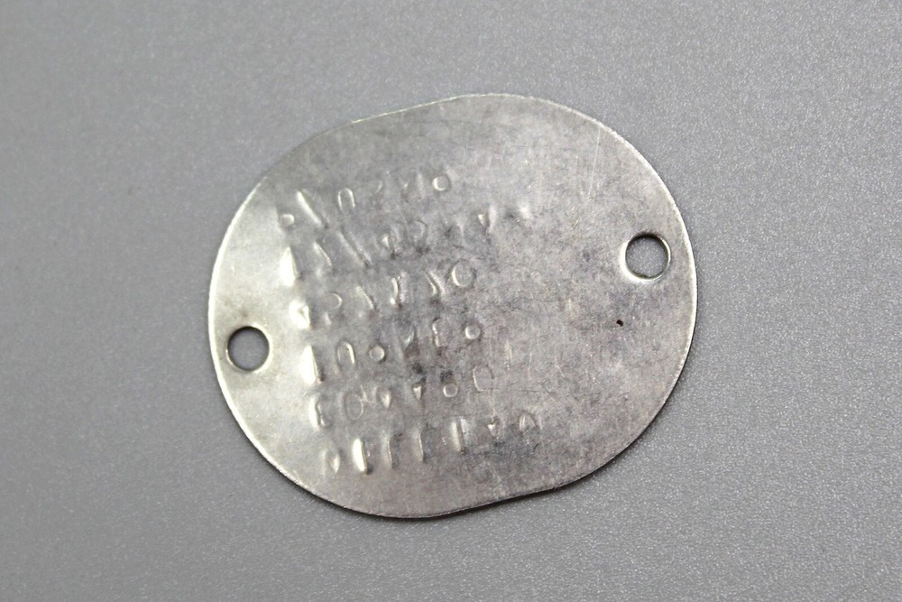 USNR WW2 Single Id Tag – 7/45 . FLU1555