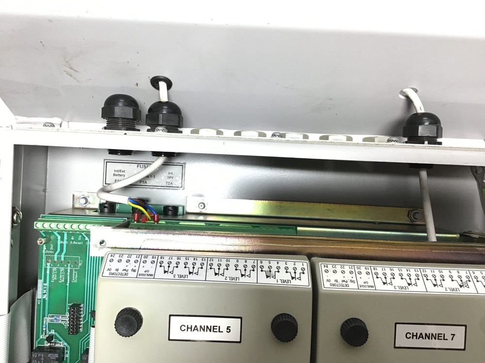 Neutronics Type MCA Multi-Gas Analyzer 110-120VAC 50/60Hz Serial No 963
