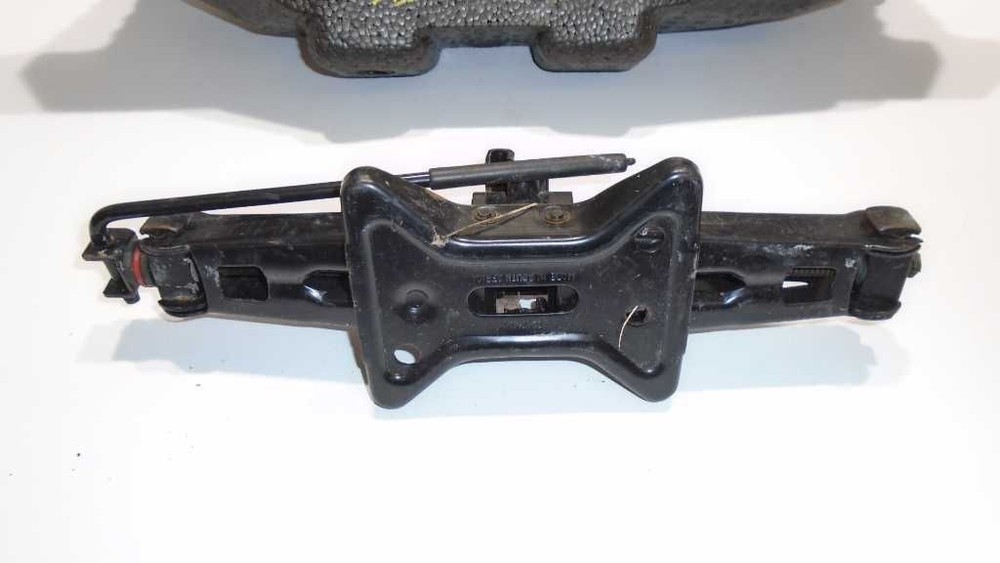 04 CAVALIER JACK & TOOL KIT 583912
