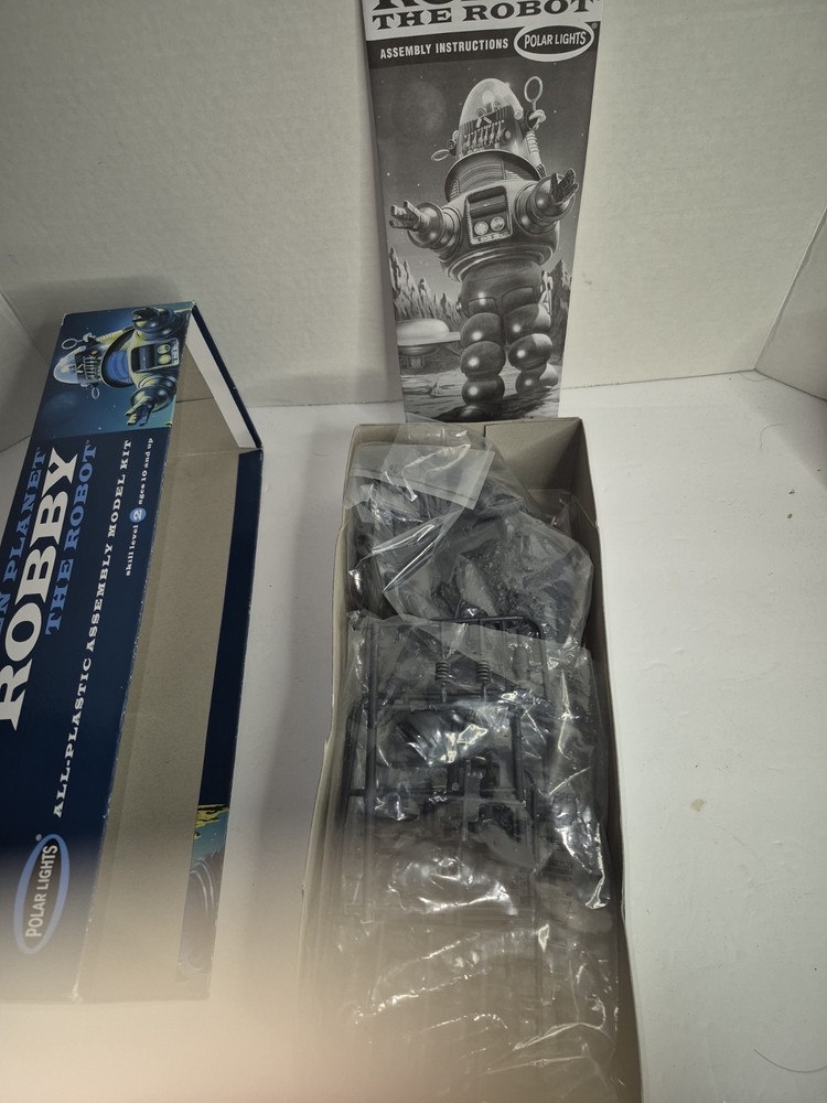 Robby The Robot Model Kit New In Box but open