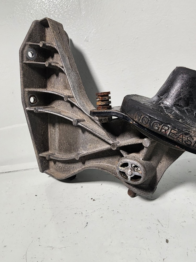 2017 Freightliner Cascadia RH Hood Rest